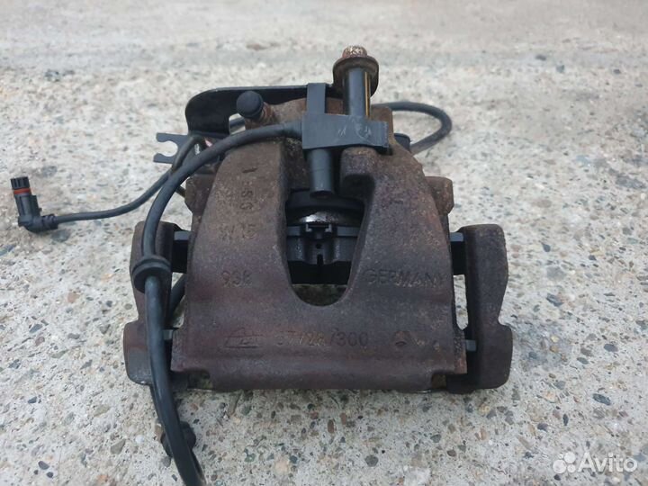 Суппорт тормозной передний для Mercedes W210