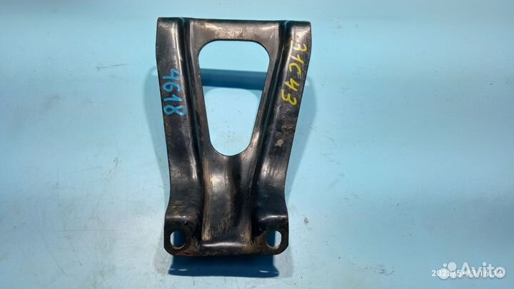 Кронштейн коллектора для Mitsubishi Lancer 9