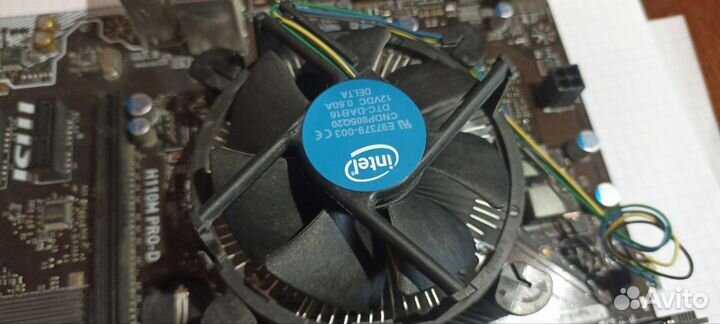 Материнская плата с процессором и памятью