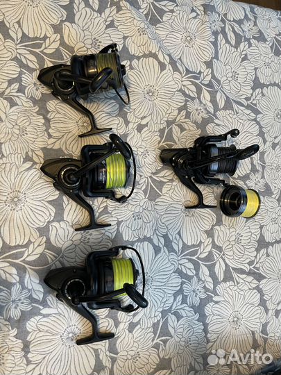 3x Daiwa black widow 5000lda + 1Crosscast 5000 QDA