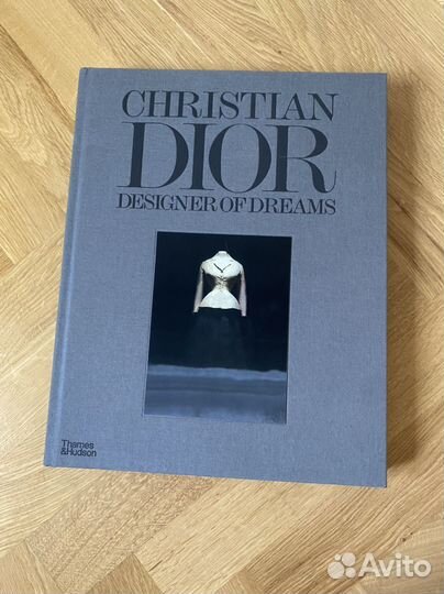 Книга Christian dior h&m