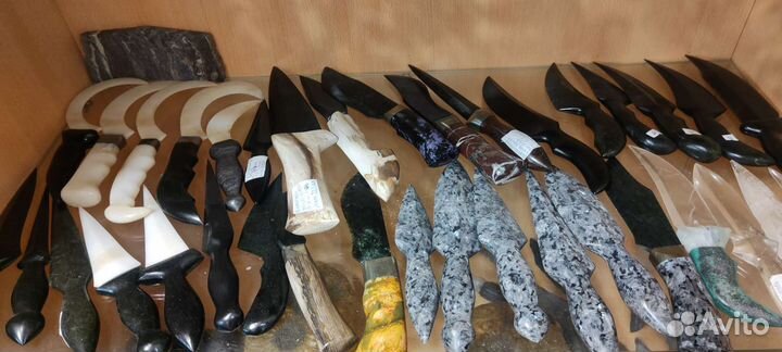 Коллекционные минералы,шкатулки,ножи, подсвечники