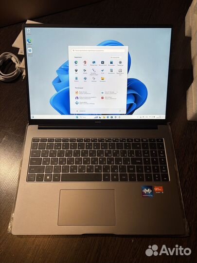 Honor MagicBook X16 2024