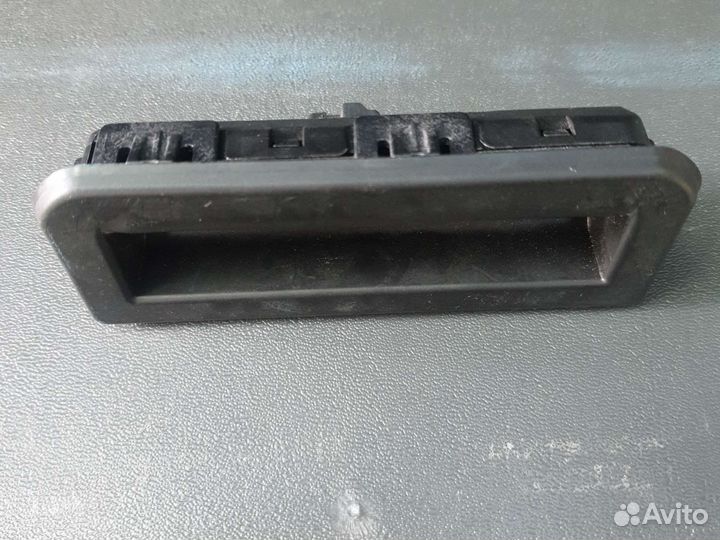 VAG Кнопка открывания багажника