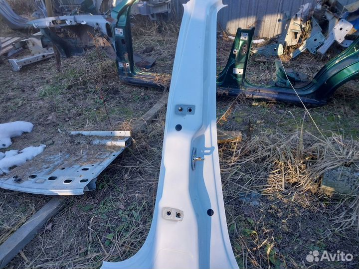 Стойка центральная правая Renault Fluence