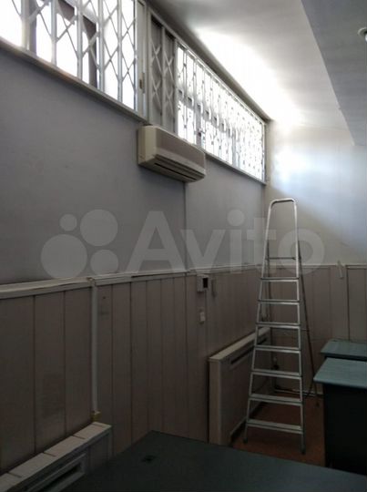 Офис на ул.Инская, метро, 4 этаж, 34 м2 - без коми