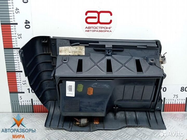 Бардачок Volkswagen Sharan 1998 1026295