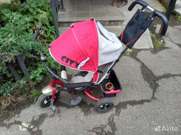 Детский велосипед с родительской ручкой