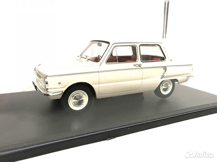 Модель автомобиля заз-966А 1/24 Hachette