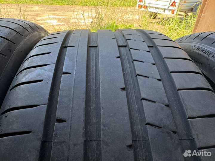 Dunlop Sport Maxx Race 225/45 R18 и 245/40 R18
