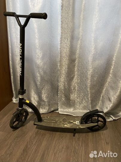 Самокат Reaction 200