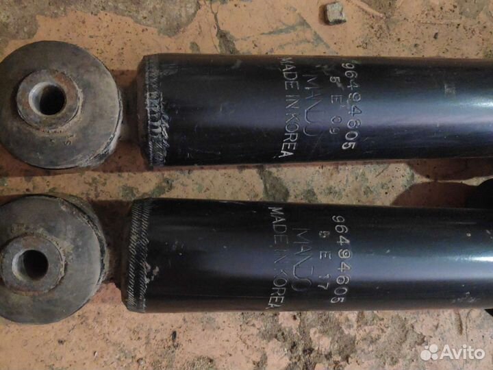 Задние стойки Chevrolet Aveo T200 хэтчбек