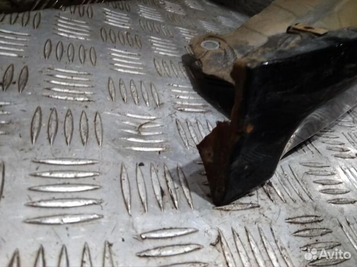 Крыло Golf Plus (05-14) пер L с дефектом б/у (арт. 5M0821021 )