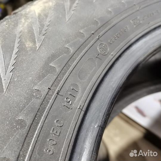 Nokian Tyres Hakkapeliitta R 235/65 R17