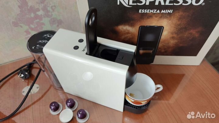 Кофемашина Nespresso Essenza Mini C30 White