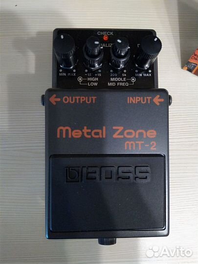 Педаль гитарная.boss MT-2 Metal Zone