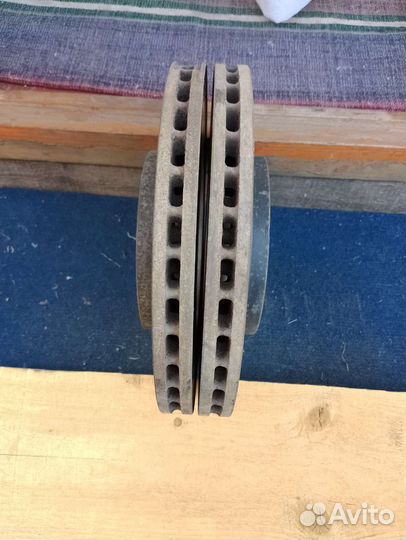 Тормозные диски на Рено Дастер