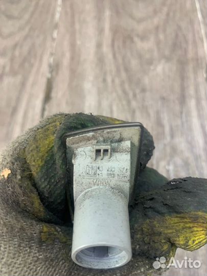 Повторитель поворота передний правый Opel Astra H