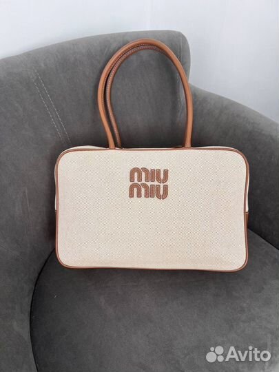 Сумка Miu Miu с ручками