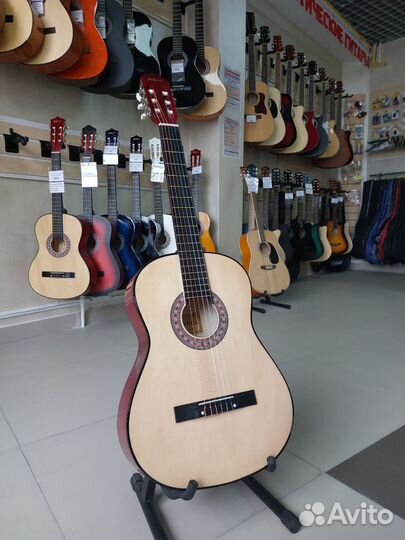 Гитара + чехол + каподастр (авито доставка)