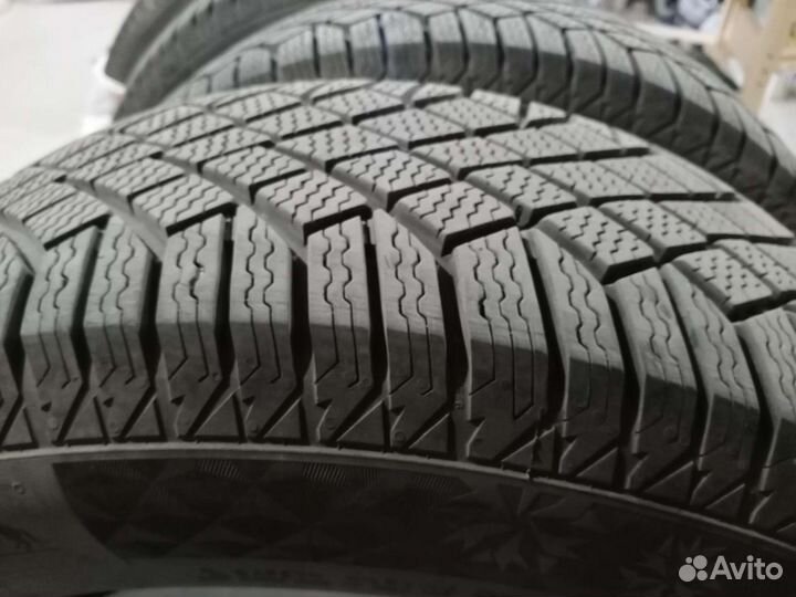 Continental ContiVikingContact 7 SUV 225/65 R17 106T