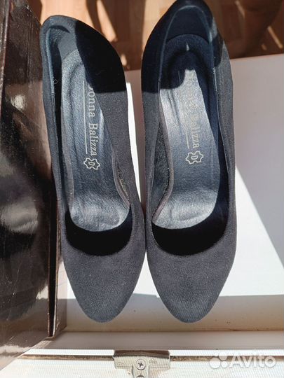 Туфли замшевые чёрные на каблуке, 38 размер