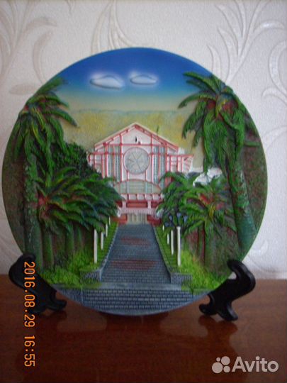 Декоративная тарелка на подставке