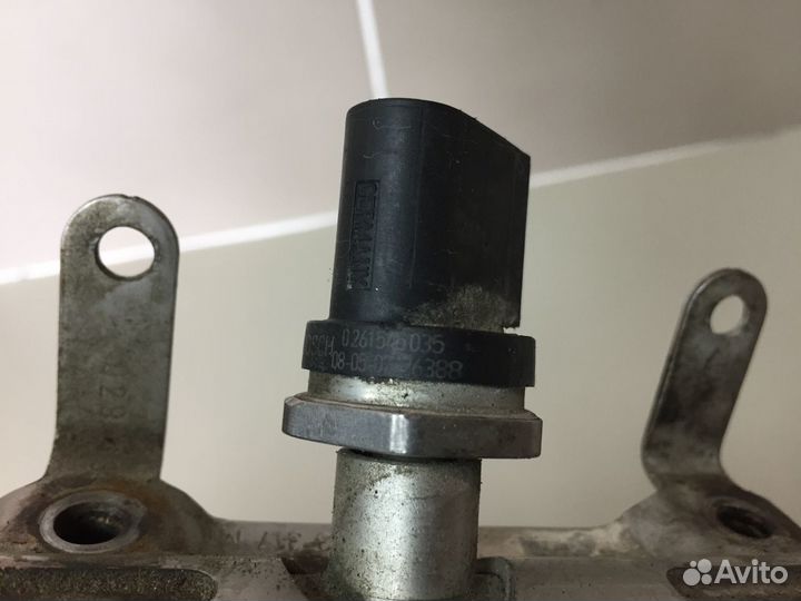 Рейка топливная (рампа) VAG 06J133317M