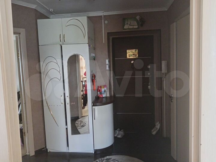 3-к. квартира, 57,6 м², 1/10 эт.