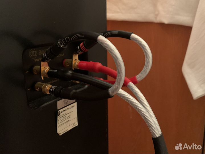 QED Genesis кабель акустический и перемычки