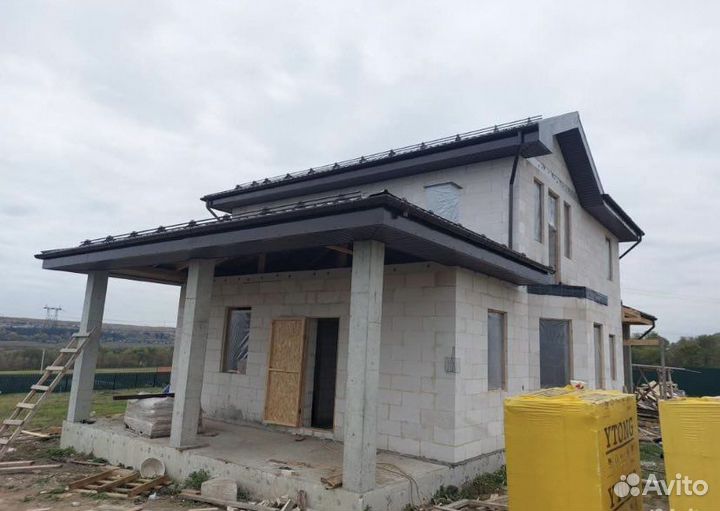 Бригада строителей