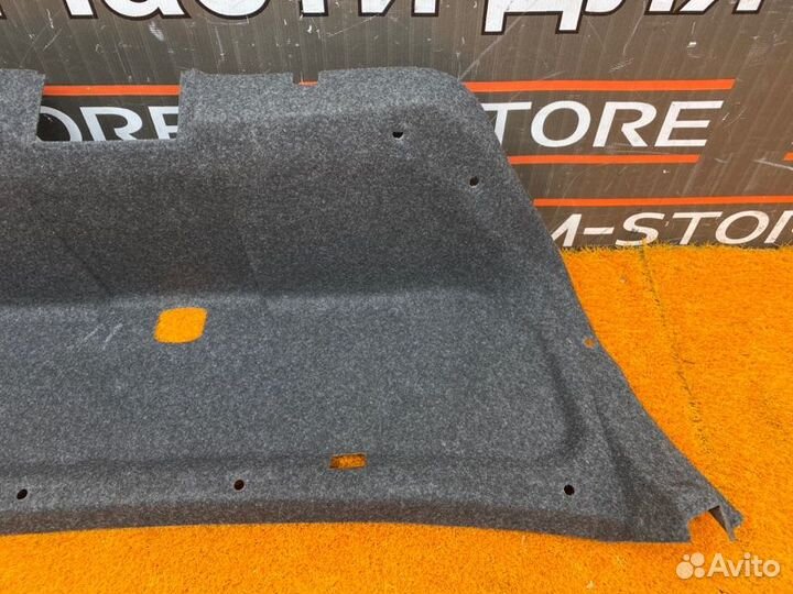 Обшивка крышки багажника Mercedes-Benz C-Class