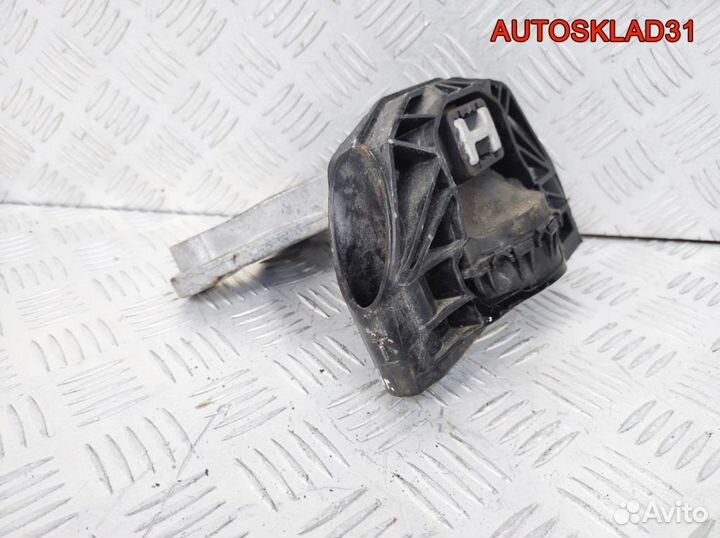Опора двигателя правая Peugeot 208 9676771080