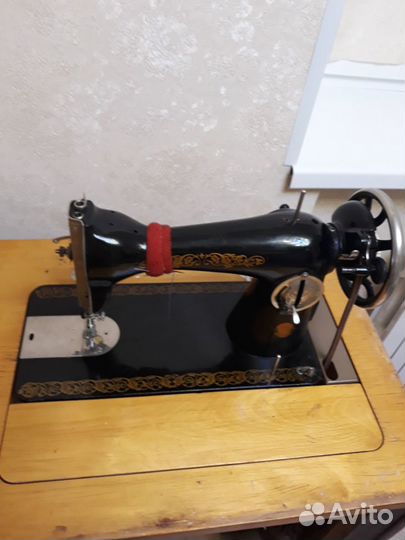 Подольская ножная швейная машинка
