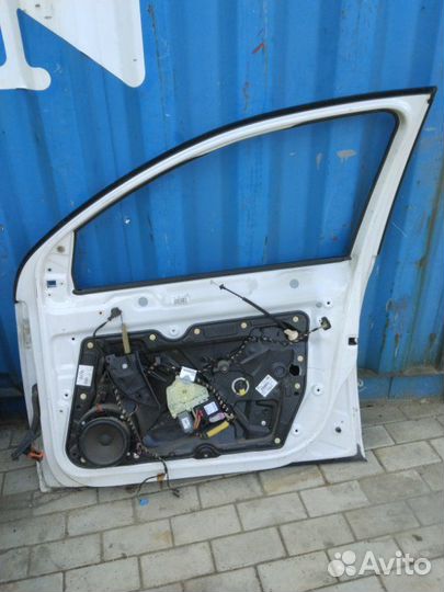 Дверь прав. перед. Volkswagen Golf