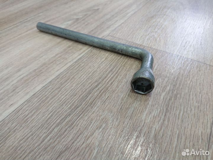 Ключ от болтов ваз