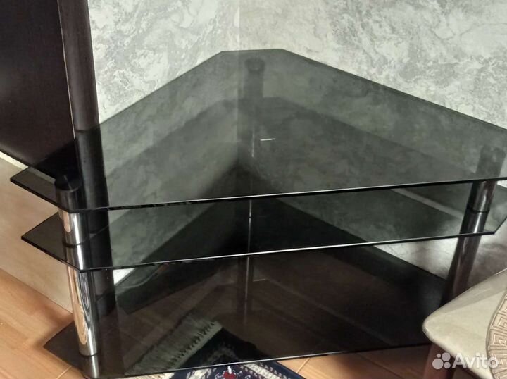 Стеклянная тумба под тв