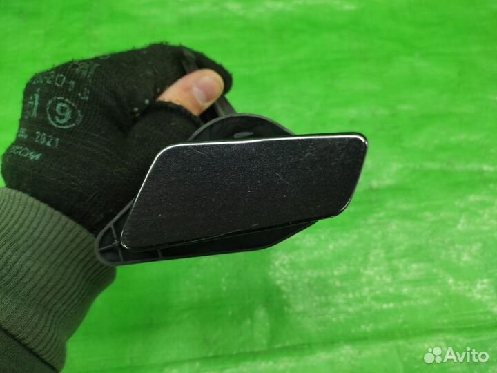 Форсунка омывателя в сборе левая VW Touareg 10-18