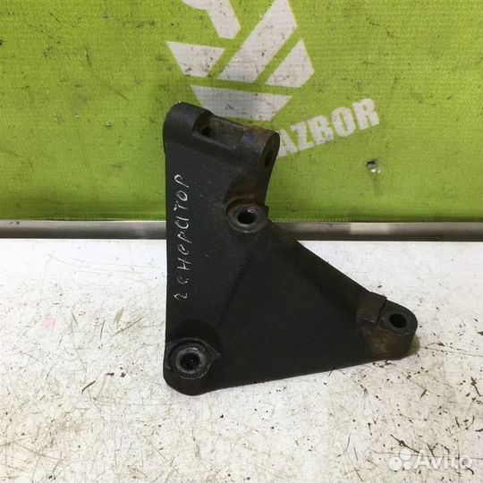 Кронштейн генератора Киа Спортейдж