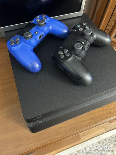 Sony PS4 Slim