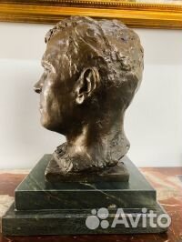 Бюст Мусы Джалиля