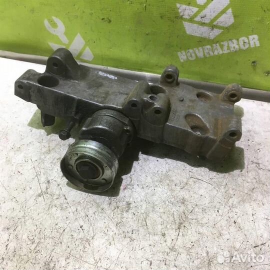 Кронштейн генератора Вольво C40