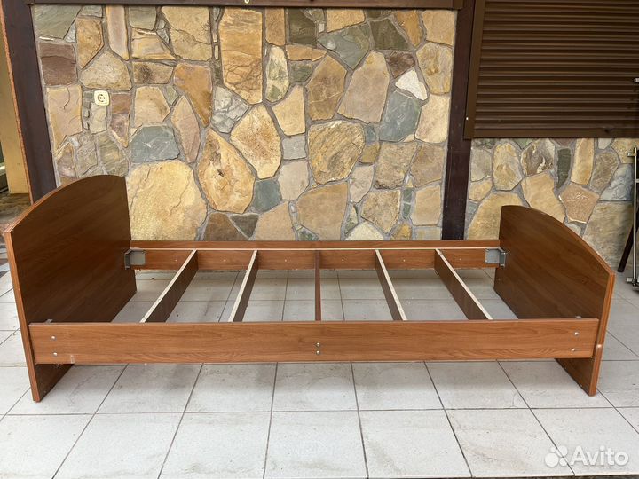 Кровать односпальная 90х200 с матрасом бу