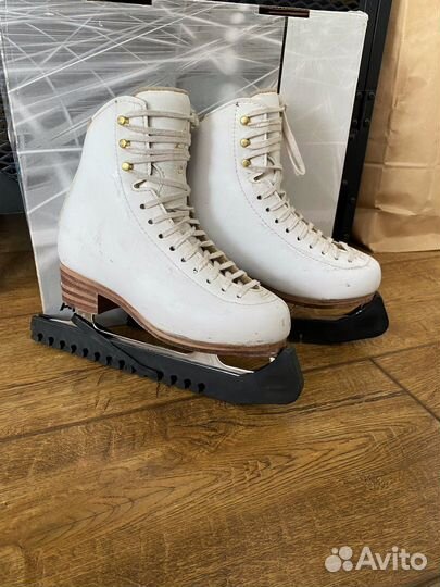 Фигурные коньки jackson elle