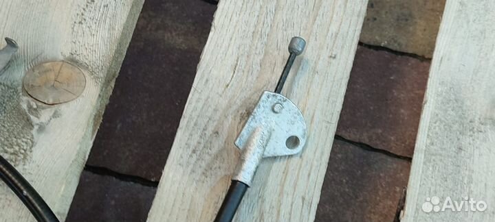 Трос стояночного тормоза Toyota Corolla E15