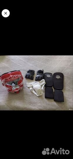 Боксерский шлем, перчатки