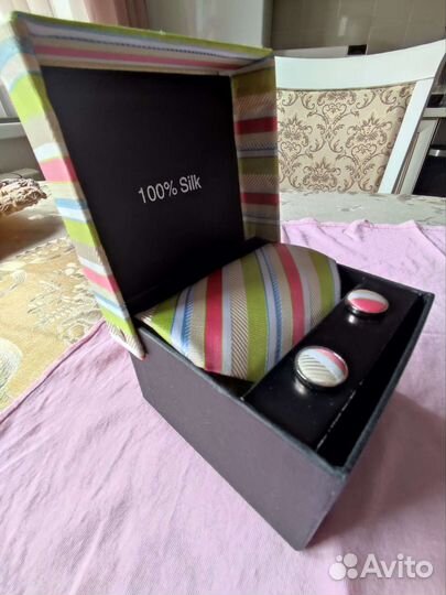 Галстук и запонки, подарочный набор