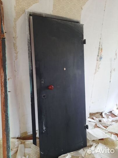 Дверь входная металлическая