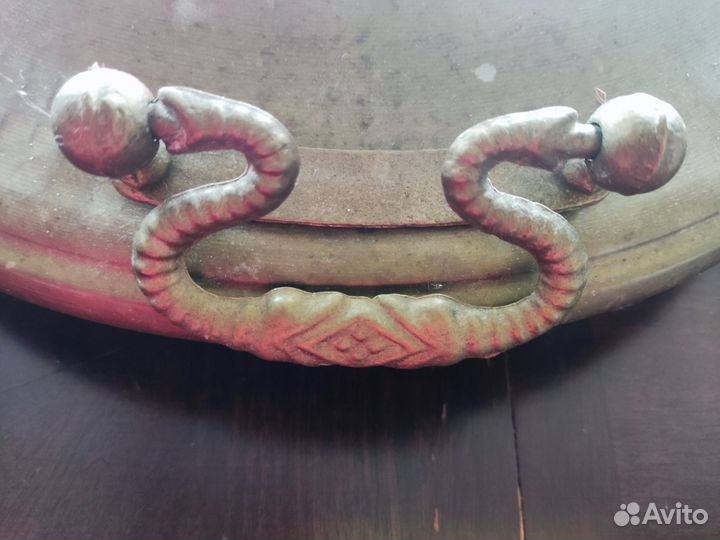 Огромная старинная медная чаша, поднос