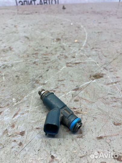 Форсунка топливная Lr Range Rover Vogue L322 4.2